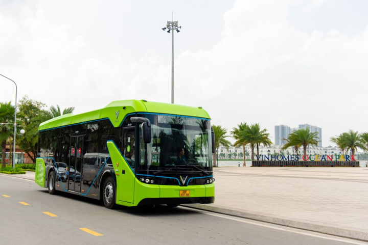 Xe buýt điện thông minh VinBus bắt đầu được vận hành - 1