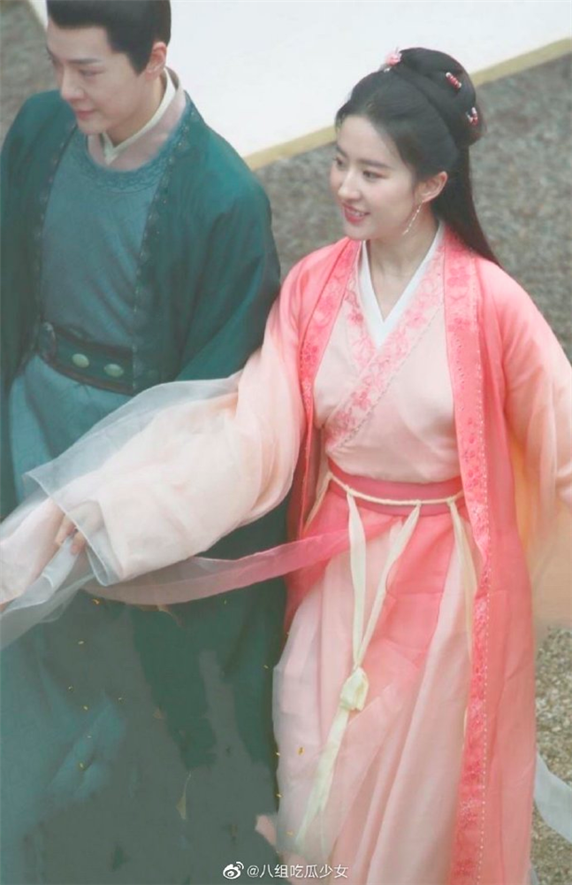 Địch Lệ Nhiệt Ba đẹp kinh diễm trong phim cổ trang mới - 7
