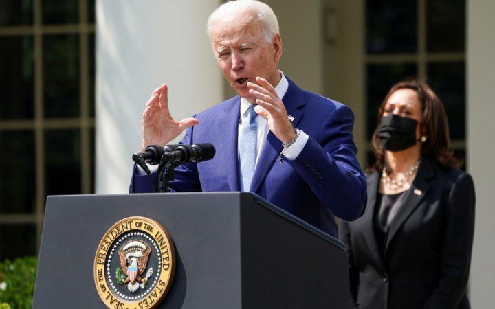 Chính quyền Biden quyết tâm kiểm soát súng đạn - 1
