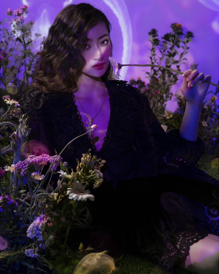 Hoa hậu Lương Thùy Linh hoá nàng thơ trong bộ ảnh mới - 4