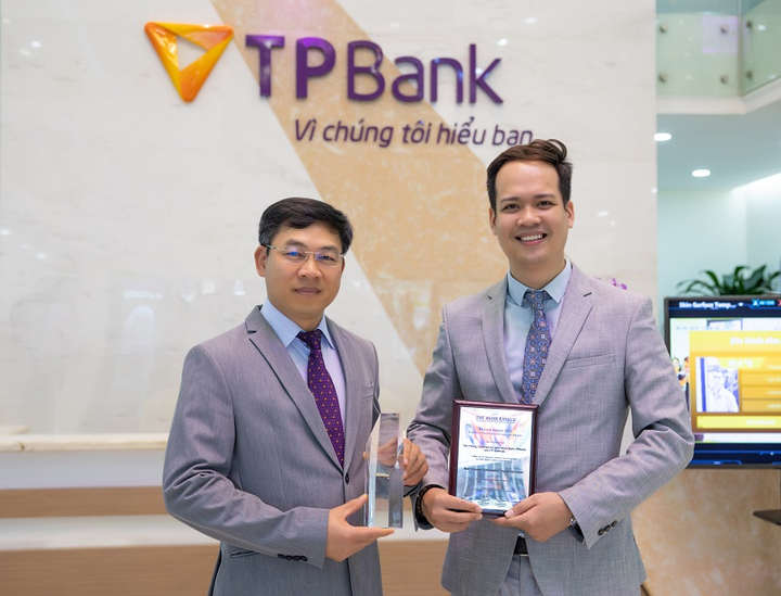 TPBank giành 2 giải thưởng quốc tế danh giá về ngân hàng số - 2
