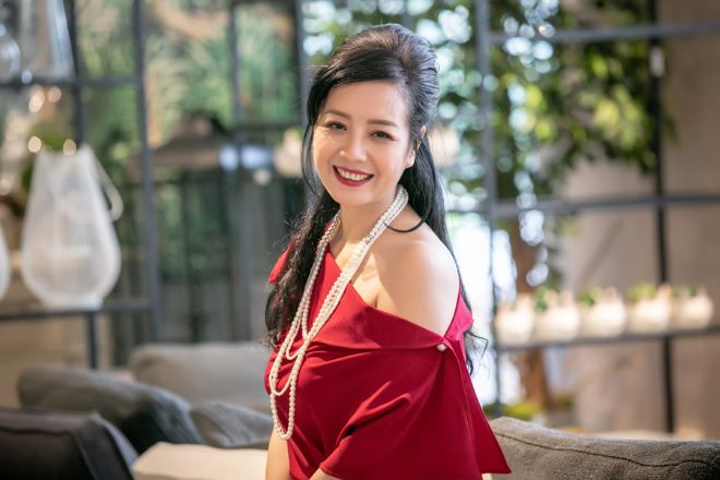 Nhan sắc 'gái đôi mươi' của dàn bà nội, bà ngoại showbiz Việt - 1