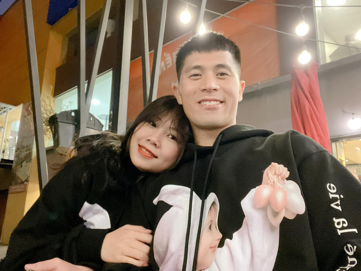 Vợ sắp cưới của Xuân Trường và những nàng WAGs kín tiếng - 5