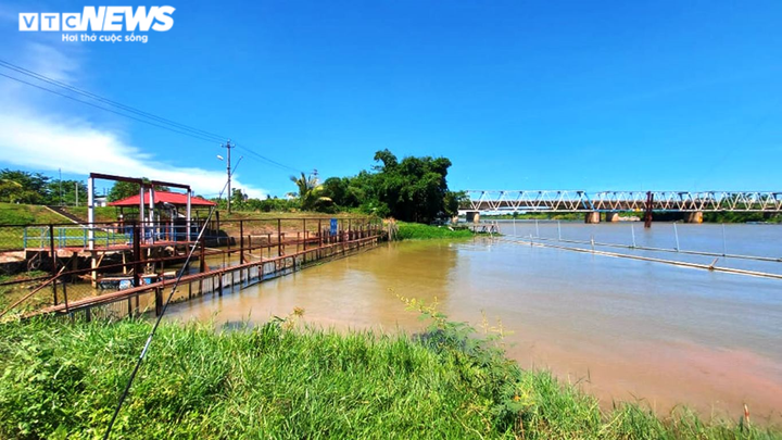 Độ mặn của sông gần bằng 1/3 nước biển, Đà Nẵng thiếu nước sinh hoạt - 1