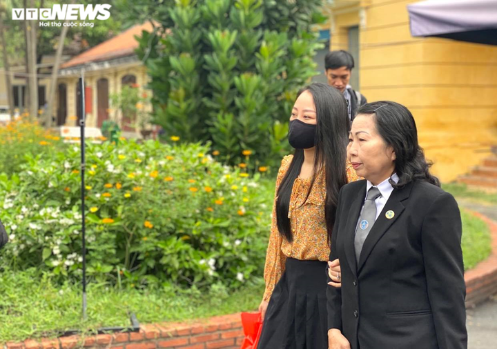 Tài xế Mercedes tông nữ tiếp viên: Có báo cáo việc sang nhượng tài sản? - 1