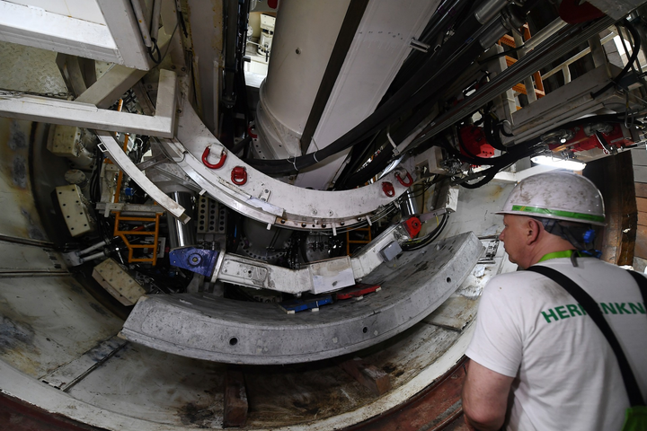 Ảnh: Robot 'Táo bạo' đào hầm ga S9 đường sắt Nhổn - ga Hà Nội - 9