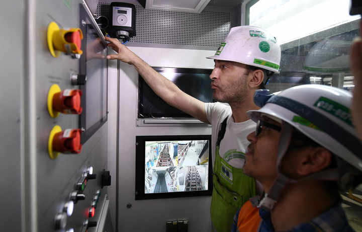 Ảnh: Robot 'Táo bạo' đào hầm ga S9 đường sắt Nhổn - ga Hà Nội - 6