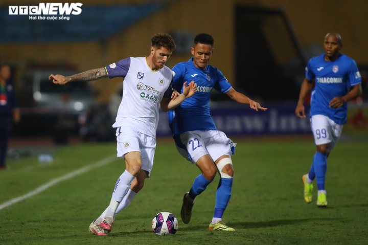 Trực tiếp bóng đá Hà Nội FC 4-0 Than Quảng Ninh: Quảng Ninh thay nửa đội hình - 6