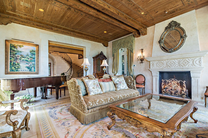 Cận cảnh biệt thự nghỉ mát 80 triệu USD của người giàu thứ 7 thế giới - 4