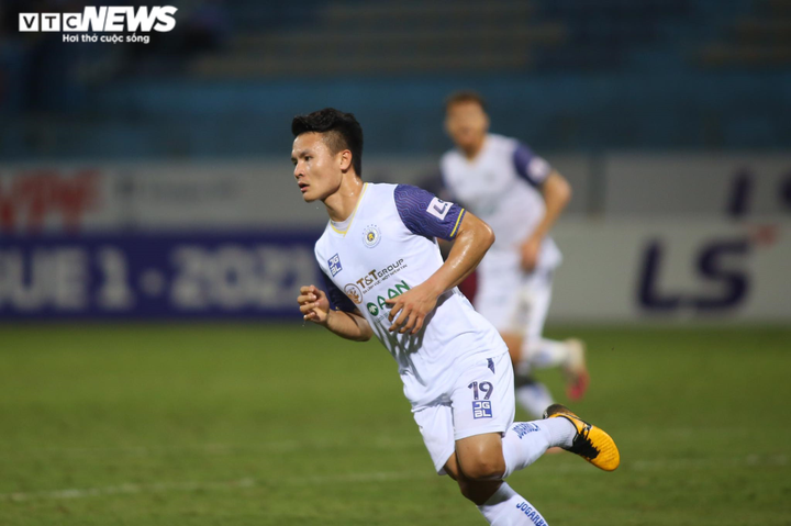 Trực tiếp bóng đá Hà Nội FC 4-0 Than Quảng Ninh: Quảng Ninh thay nửa đội hình - 5