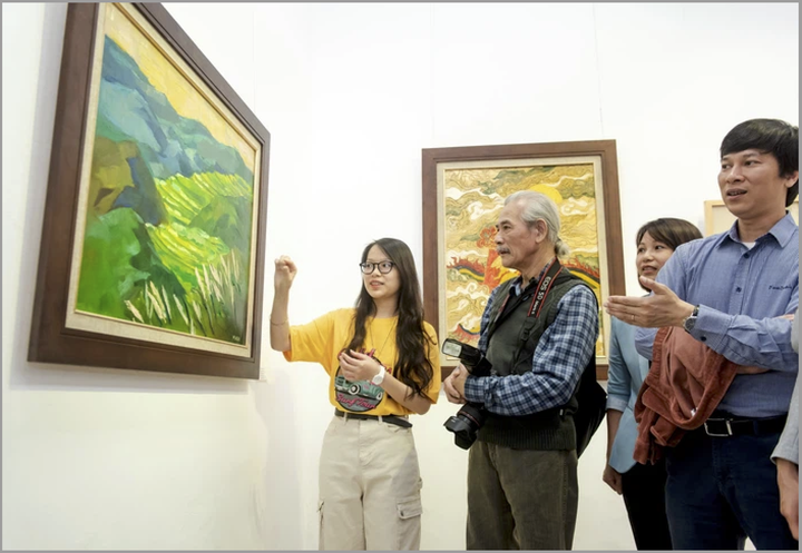 Nữ sinh Hà Nội tổ chức triển lãm 'Hồi Hải Mã' gây quỹ từ thiện vì cộng đồng - 1