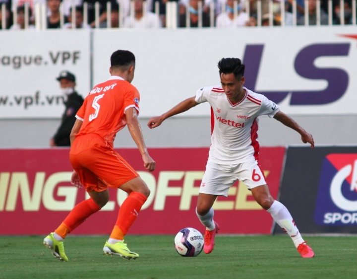 Hoàng Đức ghi siêu phẩm, Viettel vươn lên ngôi nhì bảng - 1