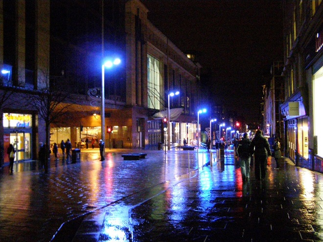 Đèn đường xanh dương thật sự có thể giúp người ta ngừng tự sát và phạm tội? - 1