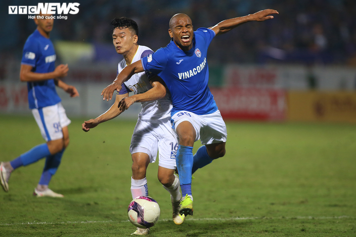 Quang Hải rực sáng ghi bàn, Than Quảng Ninh thua tan nát sau 1 hiệp - 14