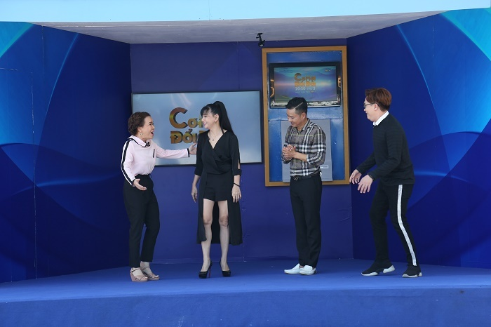 Việt Hương kiếm cớ hôn má danh thủ Nguyễn Hồng Sơn - 3