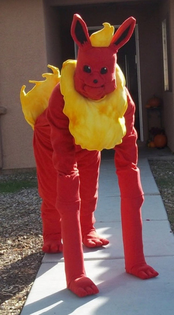 Cười té ghế với những màn cosplay hơi thiếu thẩm mỹ nhưng thừa cả 'vựa muối' - 12