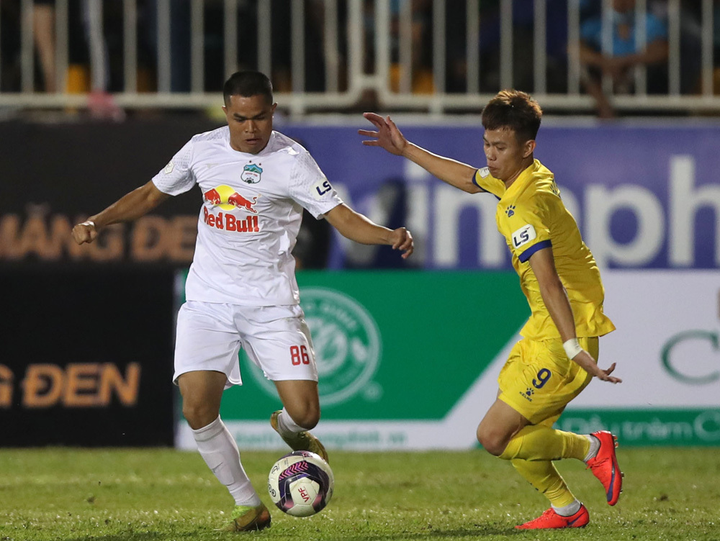 Khắc chế sức mạnh Hà Nội FC, HAGL tập trung gia cố hàng thủ - 2