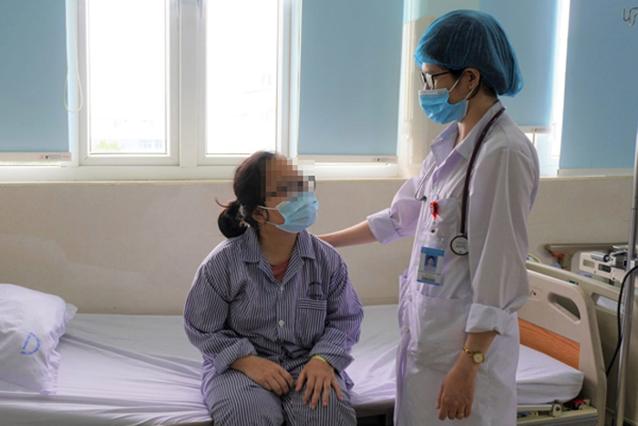 Nữ sinh 17 tuổi bị đột quỵ - 1