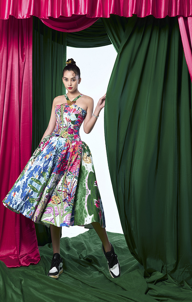 Hoa hậu Tiểu Vy rực rỡ chào hè với những mẫu thời trang độc bản - 15