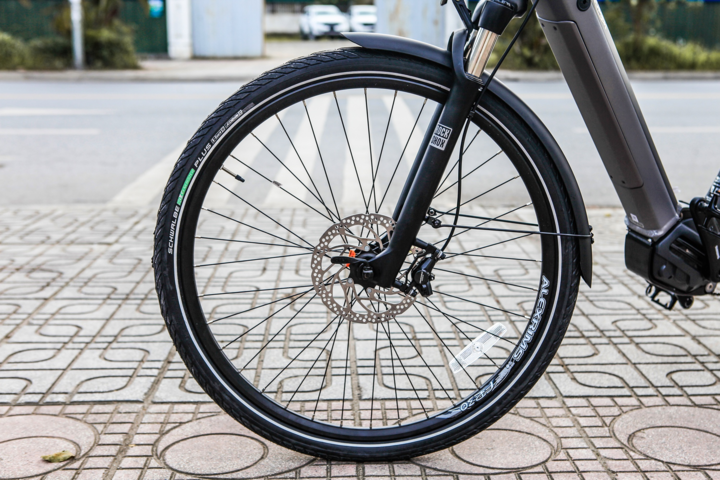 Chi tiết xe đạp Triumph Trekker GT giá hơn 100 triệu đồng tại Việt Nam - 6