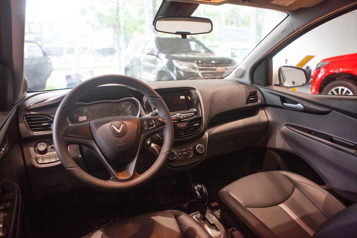 Hyundai Grand i10 và Kia Morning đuối sức trước VinFast Fadil - 5