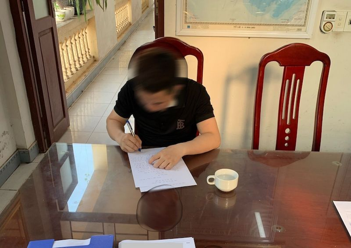 Bị phạt 7,5 triệu đồng vì lên Facebook xuyên tạc 'công lý chỉ là nghệ sĩ hài' - 1