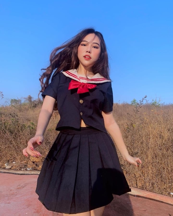 Vẻ đẹp giống ca sĩ Min giúp nữ sinh 10X nổi tiếng trên mạng Việt - 7