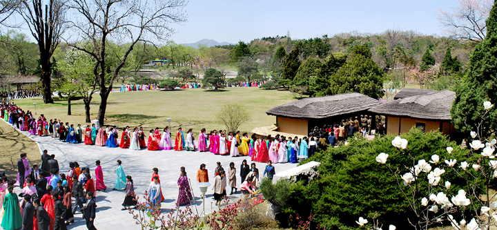 Ảnh: 109 năm ngày sinh người sáng lập Triều Tiên - cố Chủ tịch Kim Nhật Thành - 4