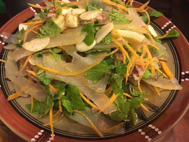 Nộm da trâu: Đặc sản kỳ lạ của người Sơn La chế biến từ nguyên liệu làm... trống - 3