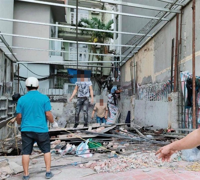 Người dân tố cáo bị nhóm người xăm trổ vô cớ xông vào nhà đập phá tài sản - 1