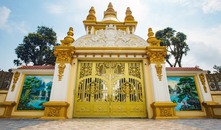 Bên trong tòa lâu đài đồ sộ tự thiết kế của ông chủ lò gạch Hưng Yên - 4