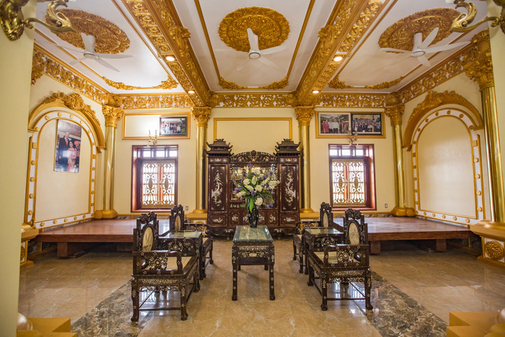 Bên trong tòa lâu đài đồ sộ tự thiết kế của ông chủ lò gạch Hưng Yên - 9