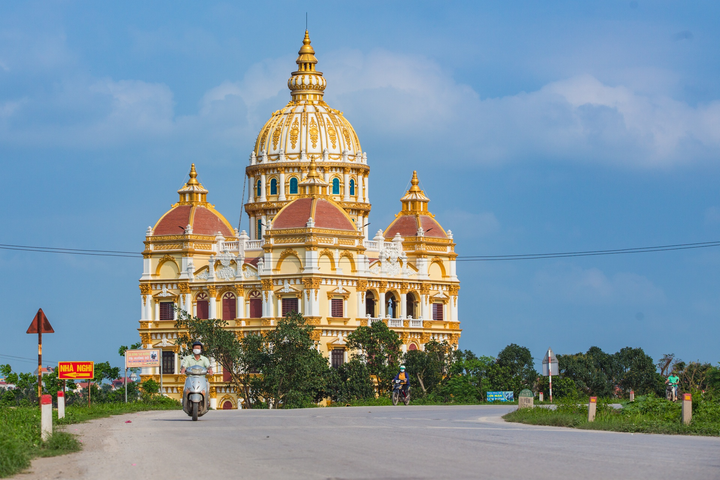 Bên trong tòa lâu đài đồ sộ tự thiết kế của ông chủ lò gạch Hưng Yên - 15