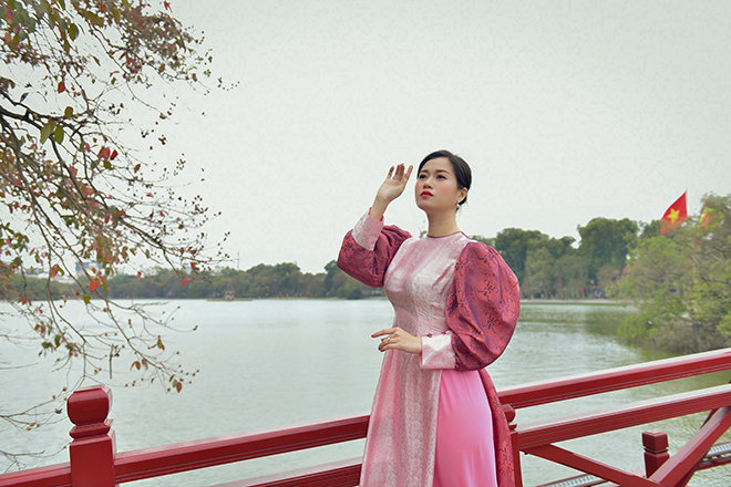 Lâm Vỹ Dạ bỗng nhiên dịu dàng nhờ áo dài của Đức Hùng - 1