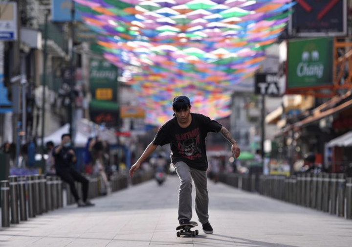 Thái Lan có tới 1.335 ca nhiễm COVID-19 hôm nay - 1