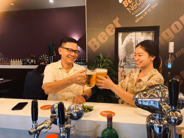 Cuộc sống đời thường của ông Quân phim 'Hướng dương ngược nắng' - 8