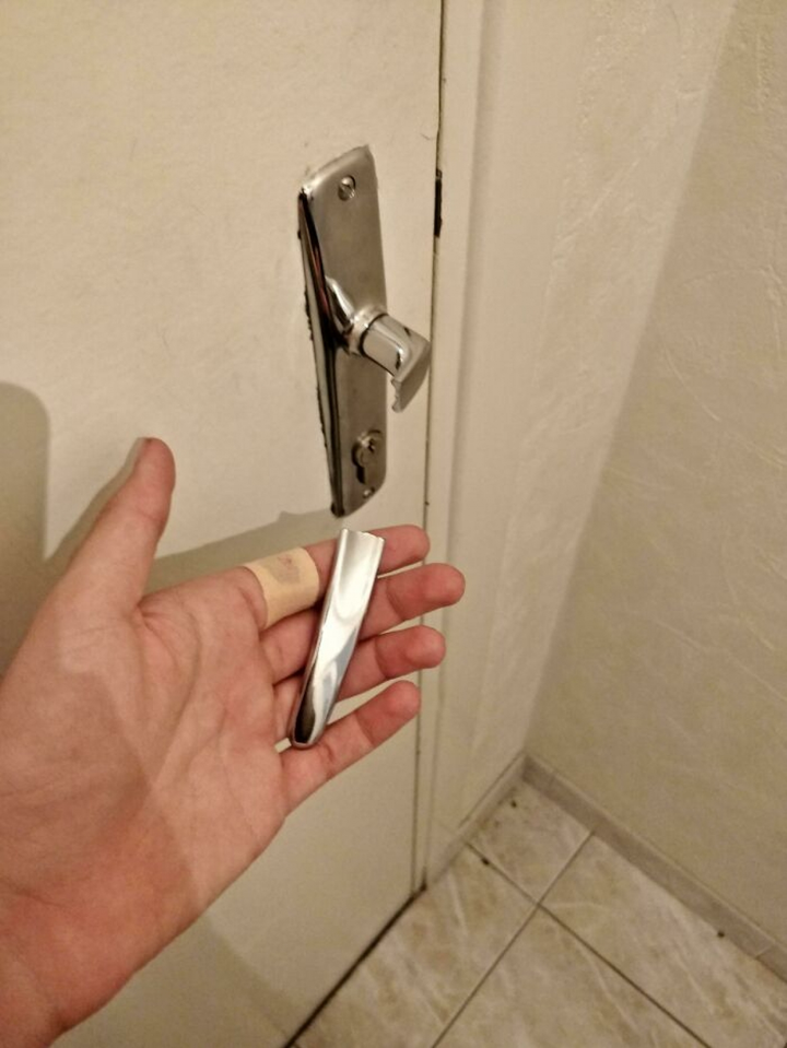 Ảnh: Những sự cố oái oăm trong nhà khiến chủ nhân 'phát điên' - 9