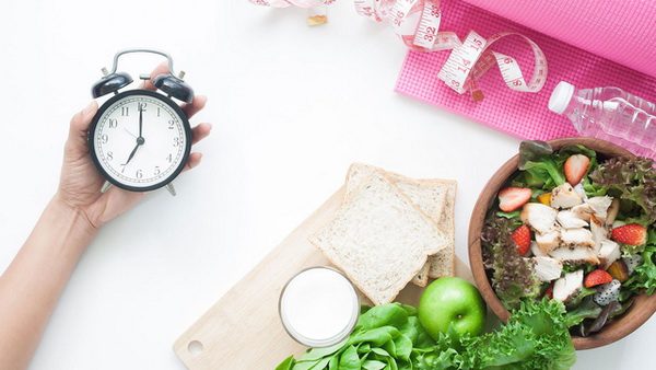 Phương pháp nhịn ăn 16/8 là gì? - 1