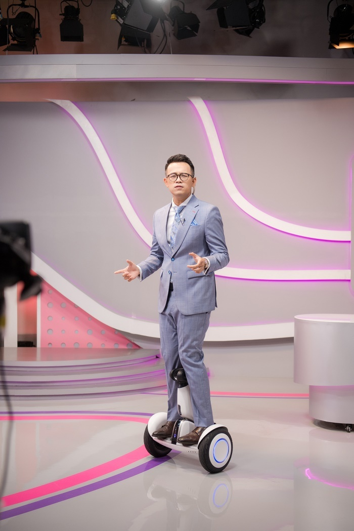 Đức Bảo: Á hậu Phương Nga có nhiều cơ hội kiếm tiền nhưng lại chọn nghề MC - 3