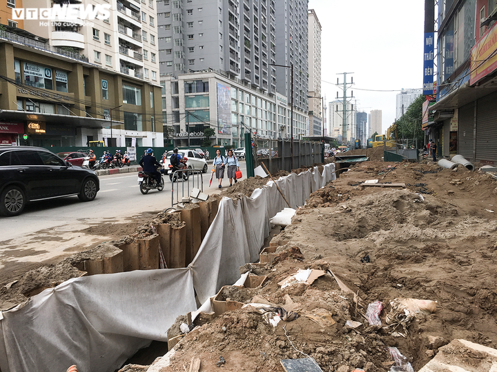 Hầm chui 700 tỷ đồng bị 'tuýt còi', nút thắt cổ chai ở Hà Nội được giải tỏa - 10