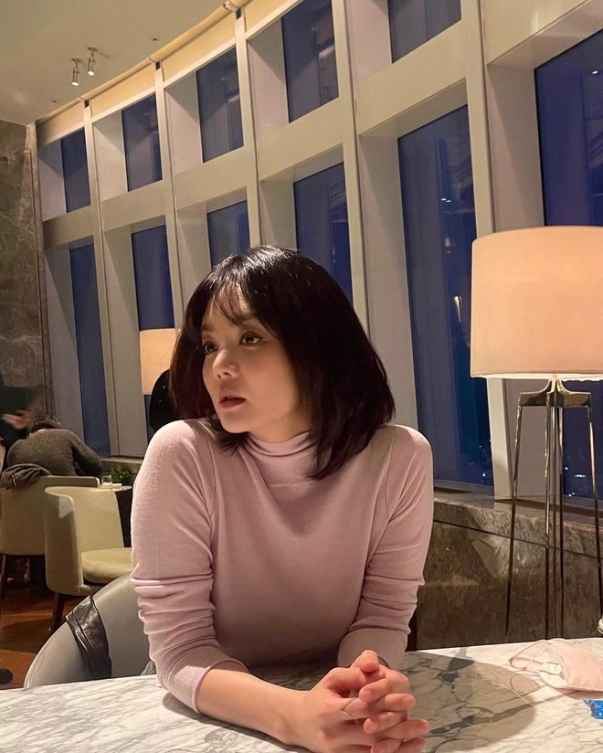 41 tuổi, tan vỡ hôn nhân, Chae Rim vẫn trẻ đẹp không tin nổi - 1