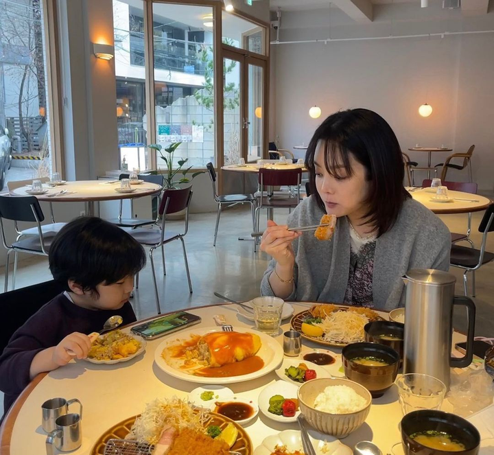 41 tuổi, tan vỡ hôn nhân, Chae Rim vẫn trẻ đẹp không tin nổi - 9