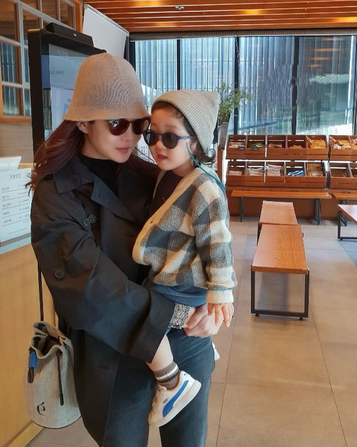 41 tuổi, tan vỡ hôn nhân, Chae Rim vẫn trẻ đẹp không tin nổi - 4