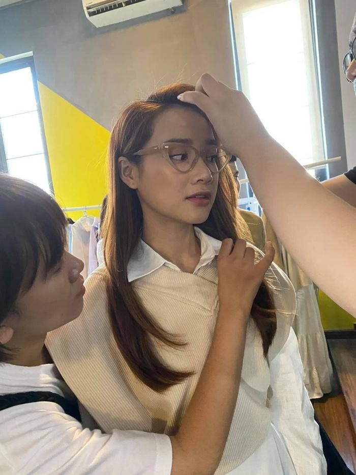 Ảnh chụp vội của mỹ nhân Việt: Nhã Phương đẹp nhưng cô ca sĩ Gen Z mới đỉnh cao - 3