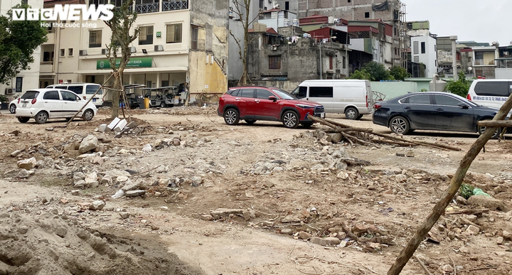 Vì sao kêu khó khăn tài chính nhưng BV Bạch Mai vẫn tuyển gấp đôi số người nghỉ? - 2