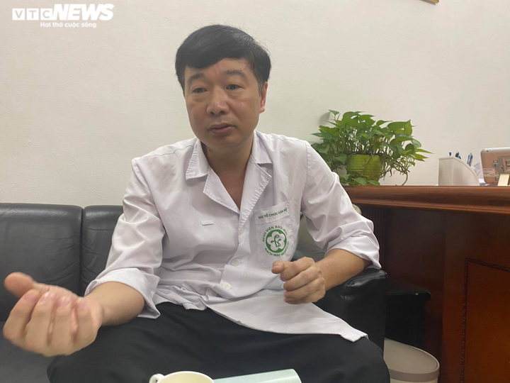 Vì sao kêu khó khăn tài chính nhưng BV Bạch Mai vẫn tuyển gấp đôi số người nghỉ? - 1