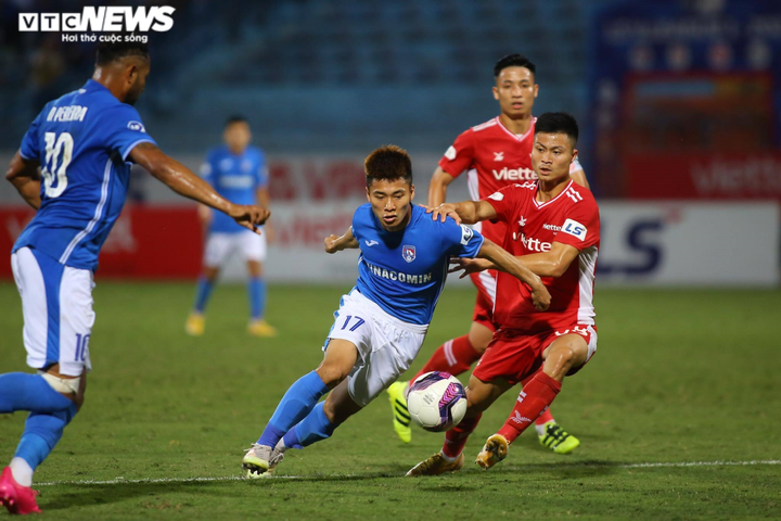 V-League kịch tính: 10 đội bóng cạnh tranh top 6, Hà Nội FC mất quyền tự quyết - 1