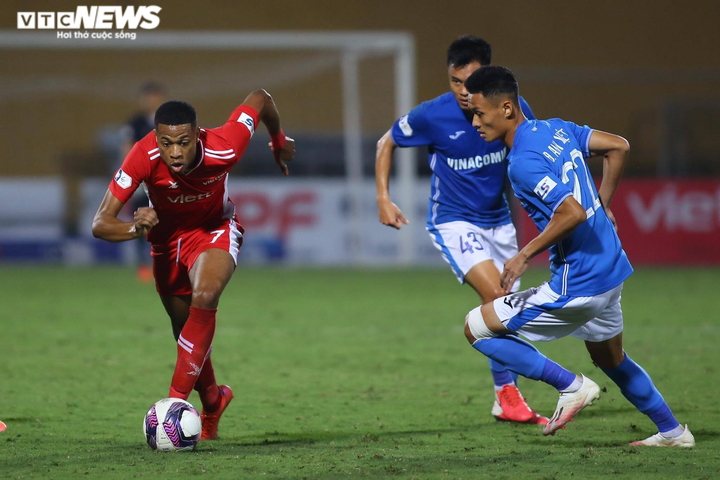 Thắng trận thứ 5 liên tiếp, Viettel bám sát HAGL - 1
