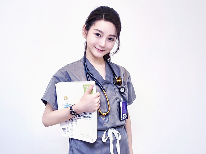 Ngắm nhan sắc 2 nữ bác sĩ gợi cảm nhất Đài Loan - 1