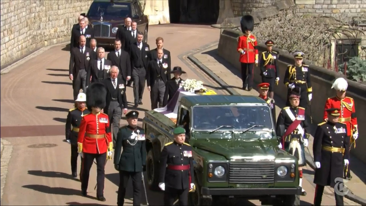 Nữ hoàng Anh ngồi một góc trong tang lễ Hoàng thân Philip - 6